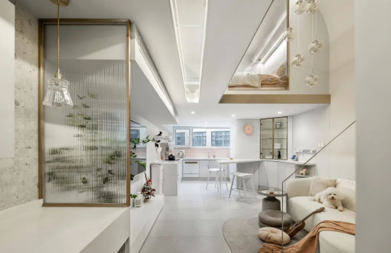 尚层空间丨30㎡小公寓，玻璃+金色，打造梦幻Loft！